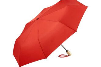 Taschenschirm 'ÖkoBrella' rot mit Recycling-Polyester-Bezug und Holzgriff